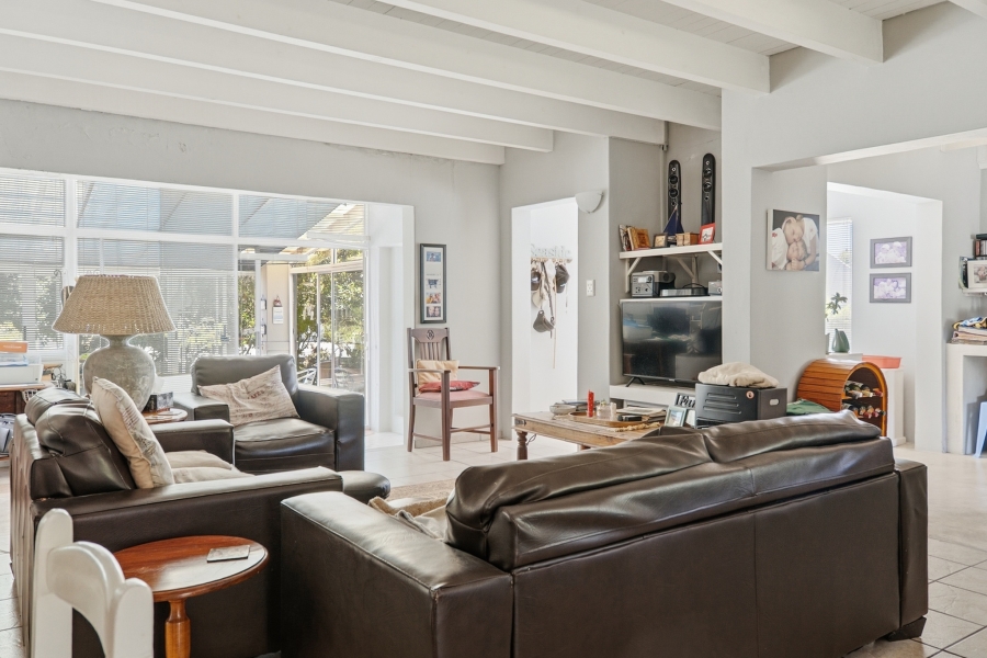 5 Bedroom Property for Sale in Myburgh Park Western Cape